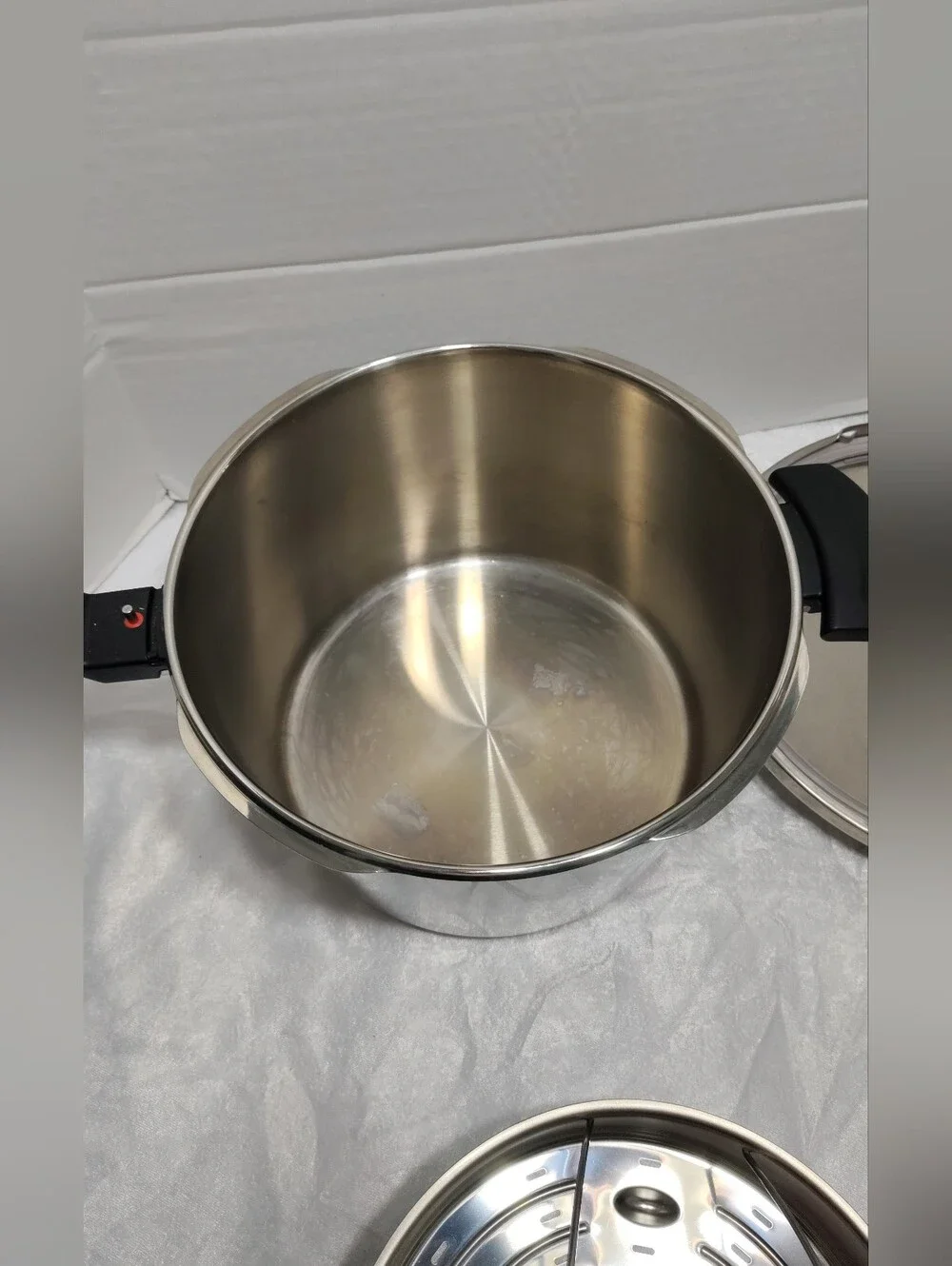 Fissler Vitaquick 8QT Premium Pressure Cooker Stainless Mande In Germany